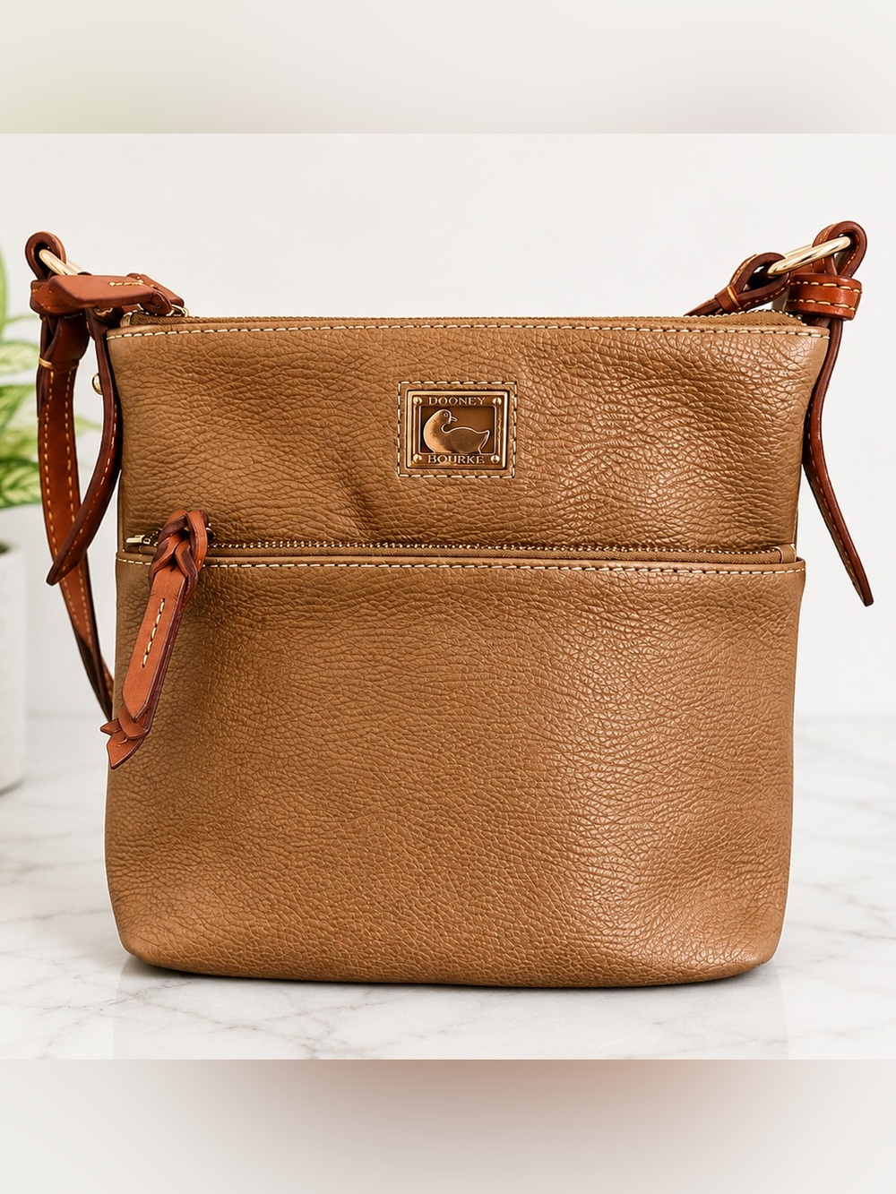 Dooney & Bourke Crossbody Bag with Classic Design and Duck Emblem